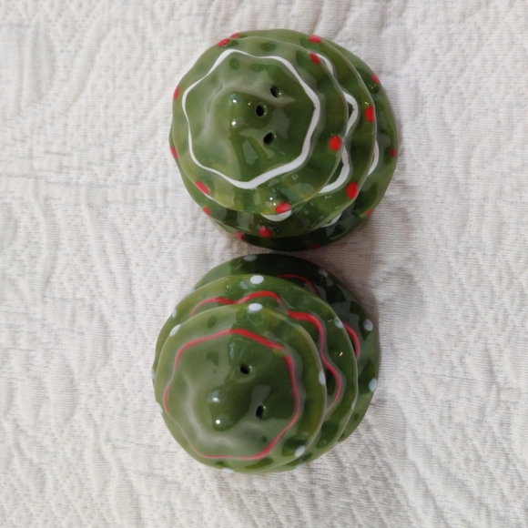 Christmas Trees Salt & Pepper Shakers - Picture 4 of 6